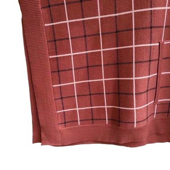 Tahari Knit Check Capelet Poncho Sweater,   One Size - Picture 5 of 10